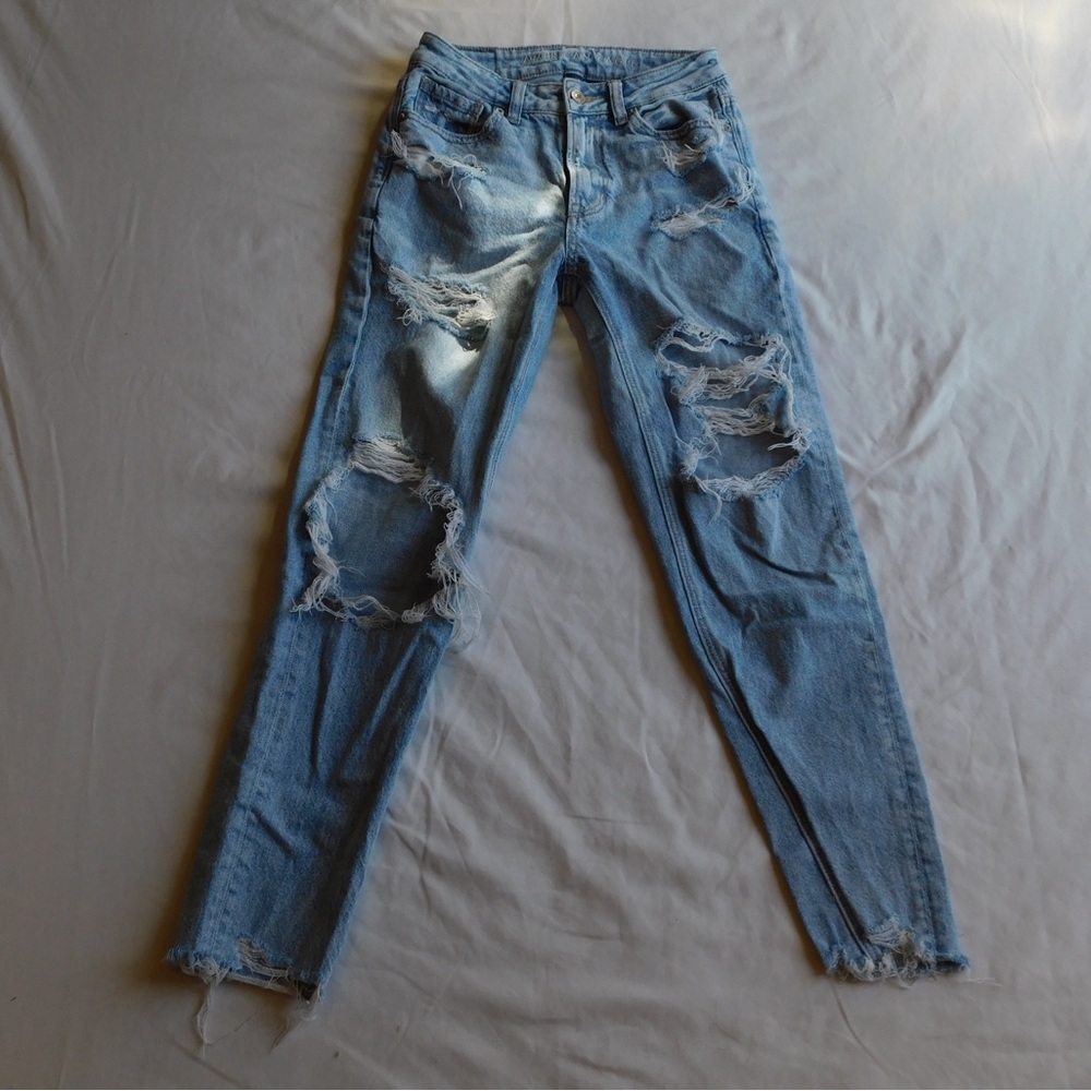 Women's American Eagle Ripped Jeans
